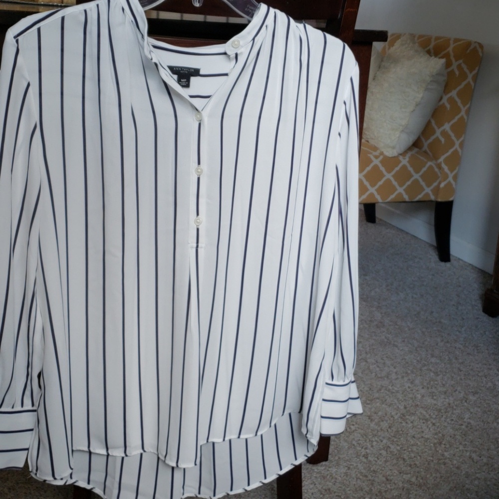 Ann Taylor women's top